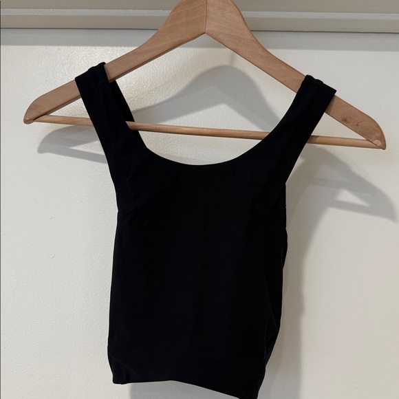lululemon athletica Tops - LULULEMON Black Racer Back Sports Bra Top Sz S